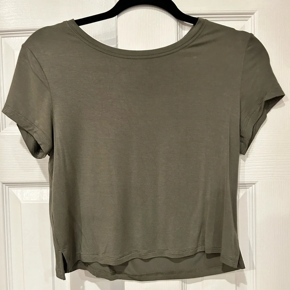 AE Crop Tee - Picture 1 of 1